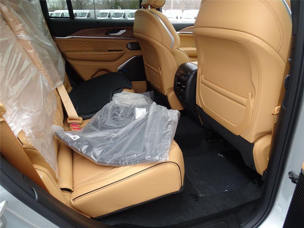 new 2025 Jeep Grand Cherokee car, priced at $63,003