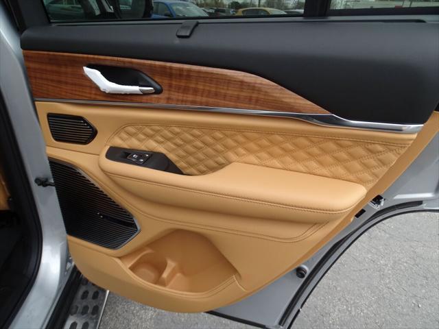 new 2025 Jeep Grand Cherokee car, priced at $67,395