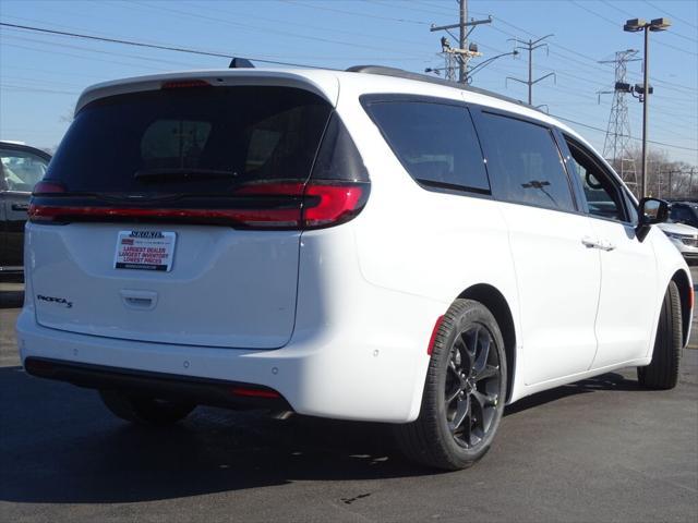 new 2024 Chrysler Pacifica car, priced at $40,490