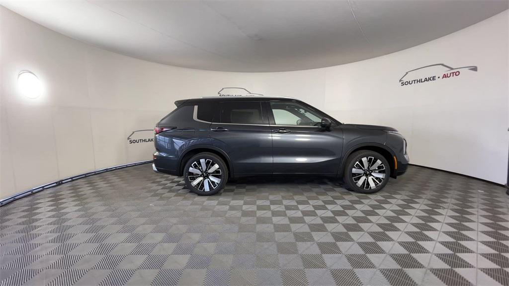 new 2025 Mitsubishi Outlander car, priced at $42,936