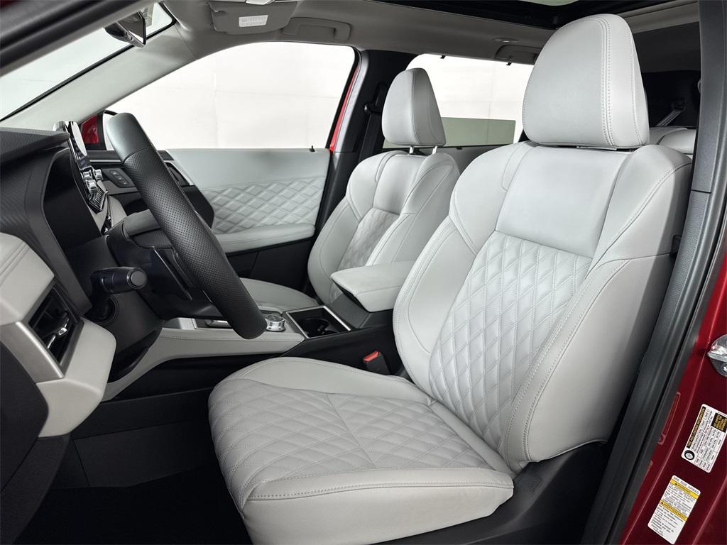 new 2025 Mitsubishi Outlander PHEV car, priced at $49,387