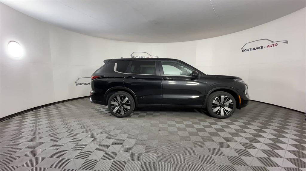 new 2025 Mitsubishi Outlander car, priced at $38,124