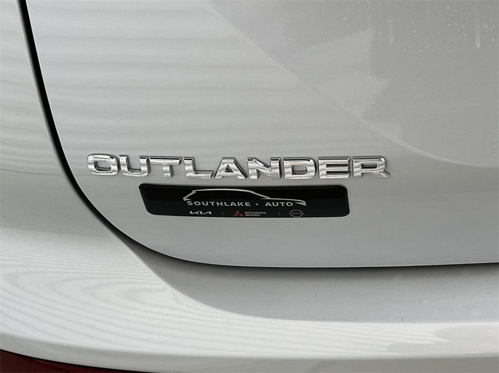 new 2025 Mitsubishi Outlander car, priced at $41,939