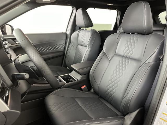 new 2024 Mitsubishi Outlander car, priced at $36,529