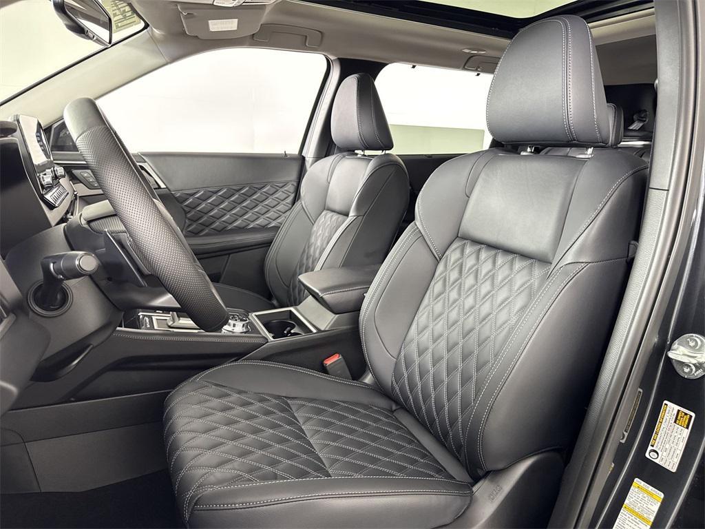 new 2025 Mitsubishi Outlander PHEV car, priced at $48,692