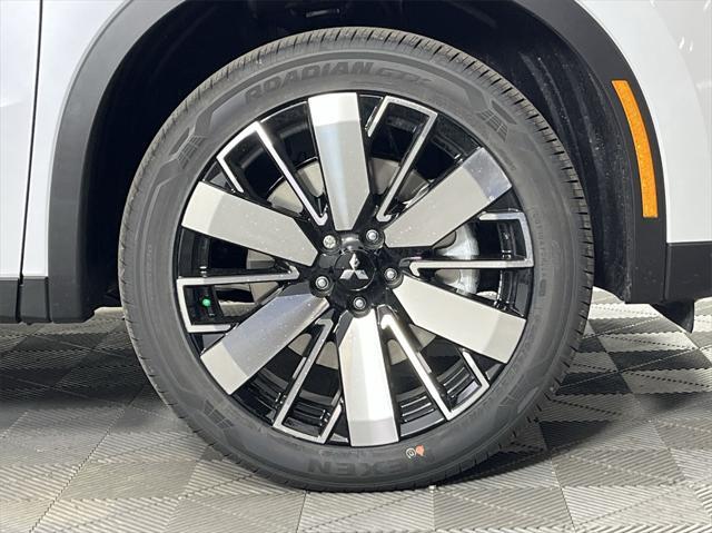 new 2025 Mitsubishi Outlander car, priced at $39,167