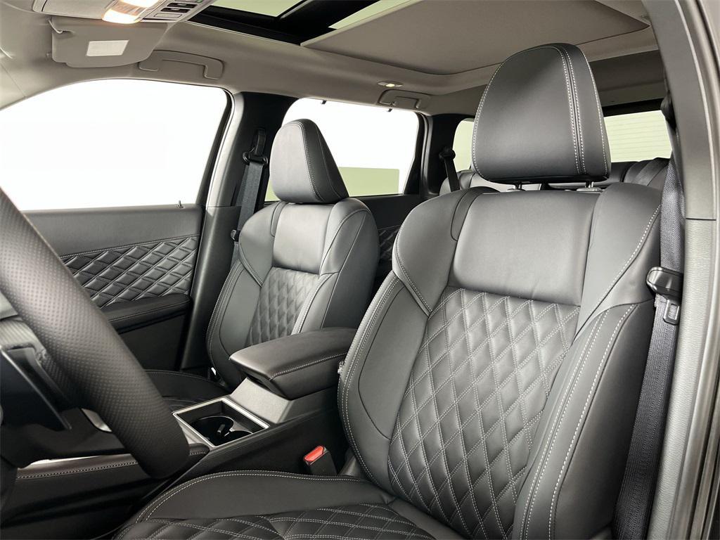 new 2025 Mitsubishi Outlander PHEV car, priced at $48,355