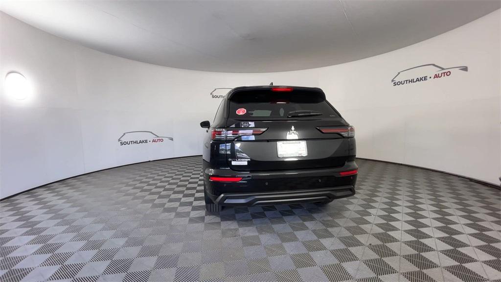 new 2025 Mitsubishi Outlander car, priced at $31,294