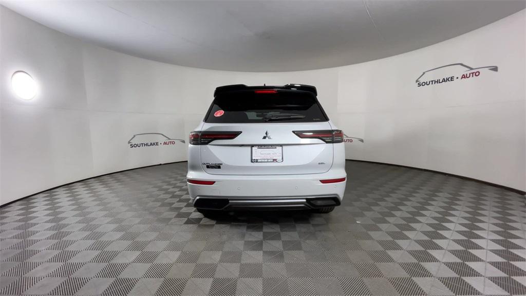 new 2025 Mitsubishi Outlander car, priced at $44,236