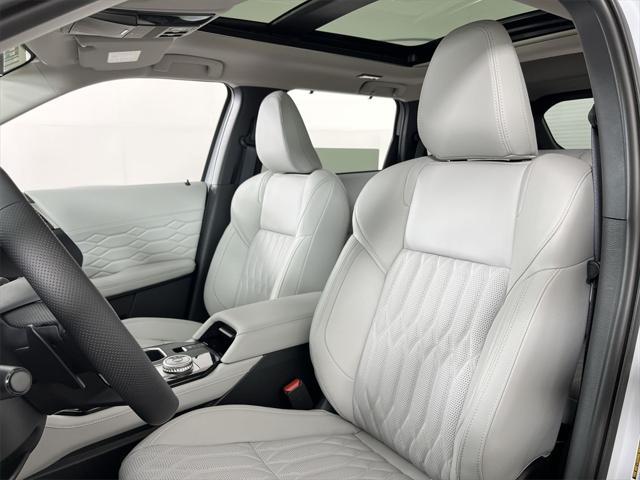 new 2025 Mitsubishi Outlander car, priced at $43,494
