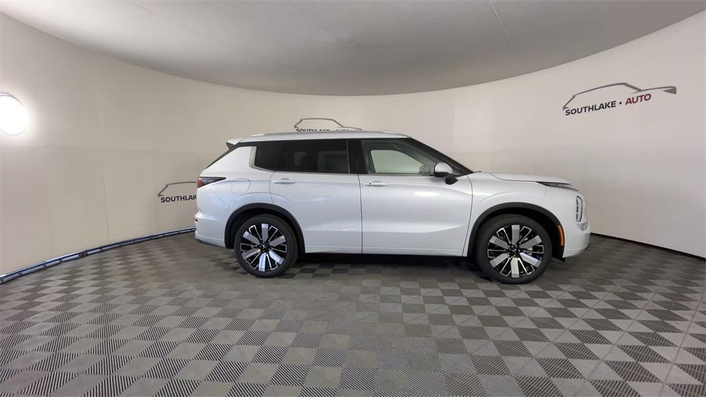 new 2025 Mitsubishi Outlander car, priced at $43,494