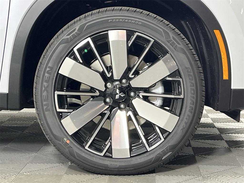 new 2025 Mitsubishi Outlander car, priced at $38,624