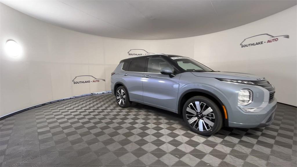 new 2025 Mitsubishi Outlander car, priced at $46,999