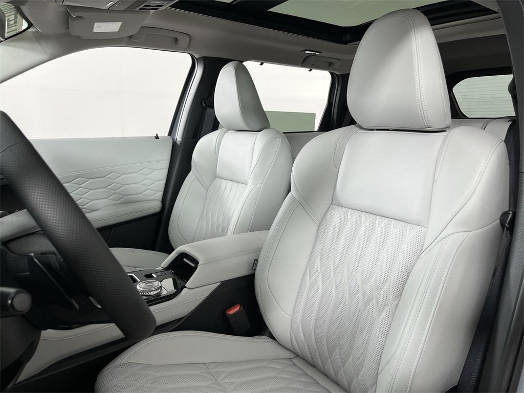 new 2025 Mitsubishi Outlander car, priced at $40,987