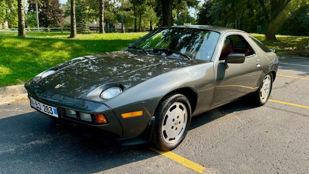 used 1986 Porsche 928 car, priced at $17,500