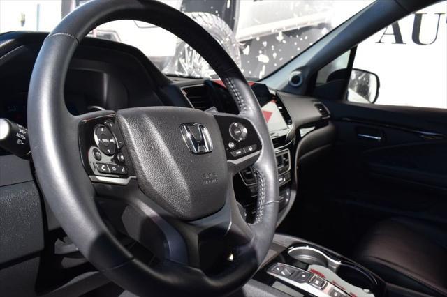 used 2022 Honda Pilot car, priced at $38,995