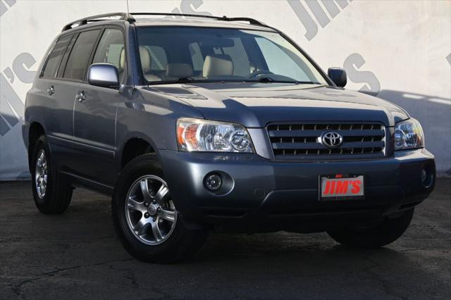 used 2004 Toyota Highlander car, priced at $9,995