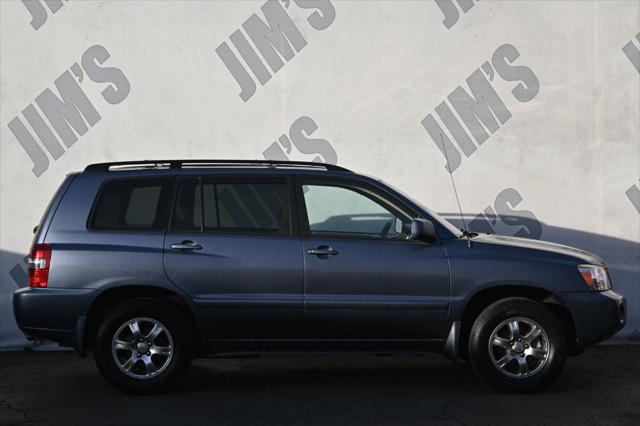 used 2004 Toyota Highlander car, priced at $9,995