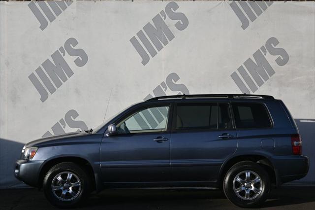 used 2004 Toyota Highlander car, priced at $9,995