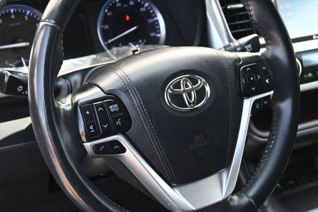 used 2019 Toyota Highlander car, priced at $22,995