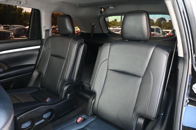 used 2019 Toyota Highlander car, priced at $22,995