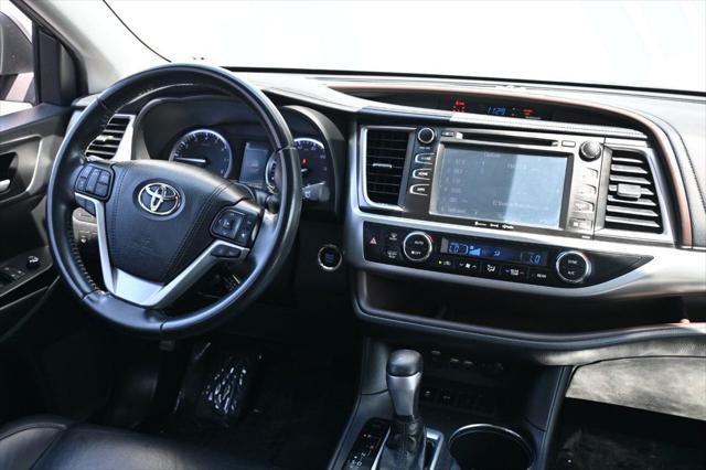 used 2019 Toyota Highlander car, priced at $22,995