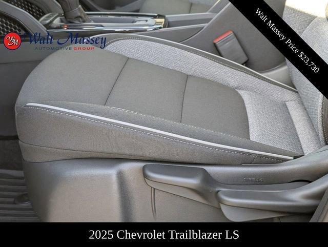 new 2025 Chevrolet TrailBlazer car, priced at $23,730