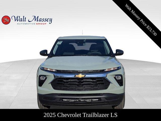 new 2025 Chevrolet TrailBlazer car, priced at $23,730