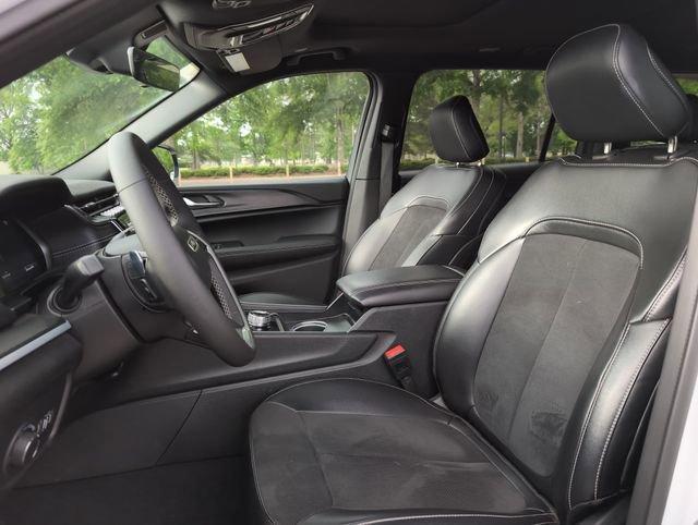 used 2025 Jeep Grand Cherokee L car, priced at $39,299