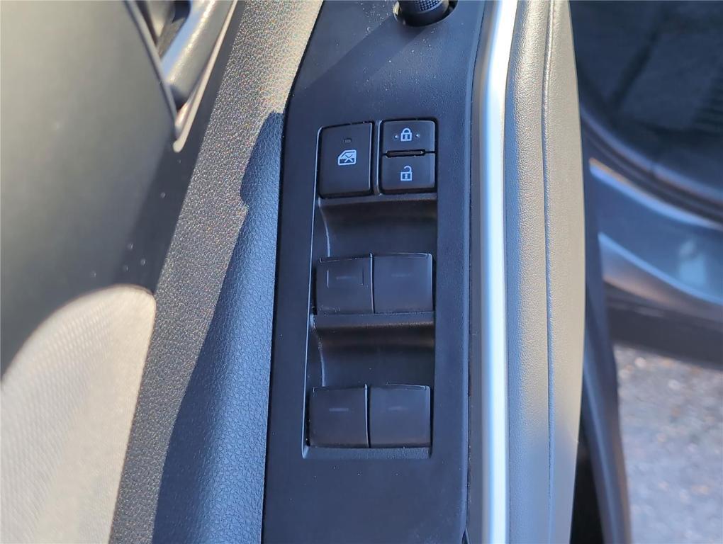 used 2023 Toyota Highlander car, priced at $31,489