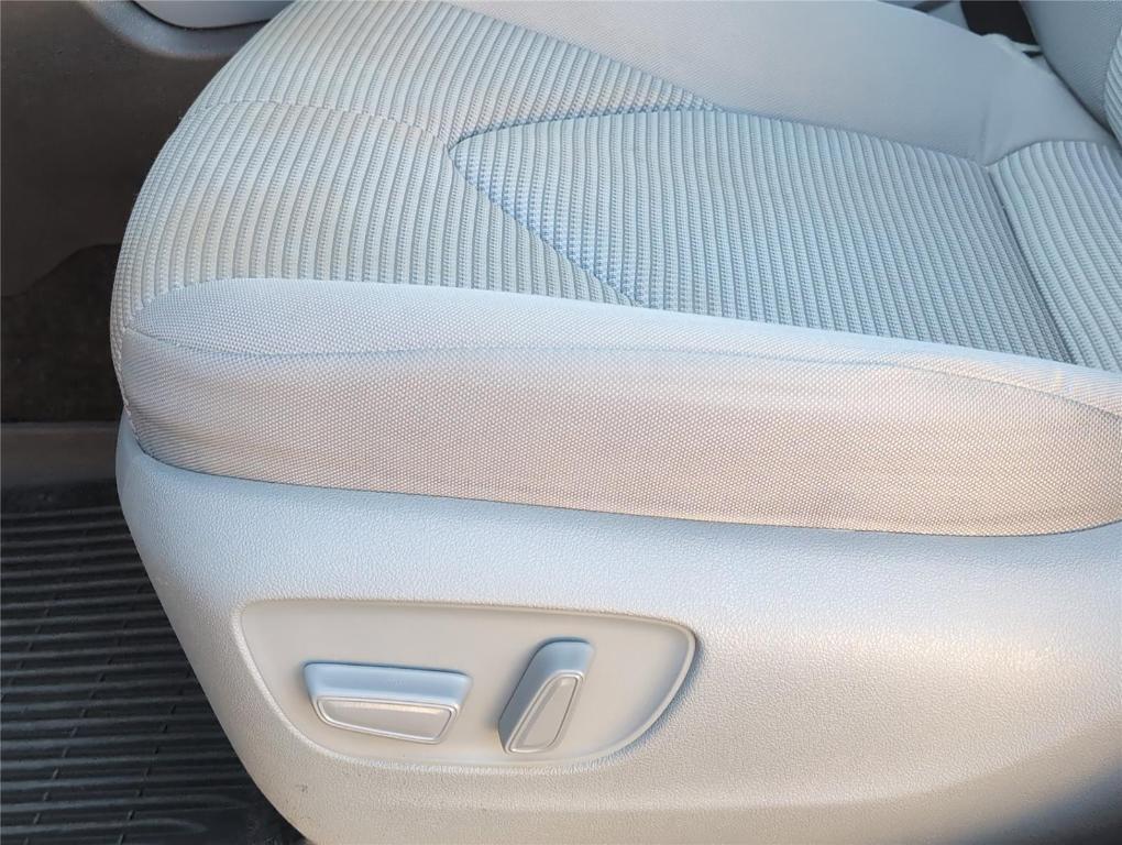 used 2023 Toyota Highlander car, priced at $31,489