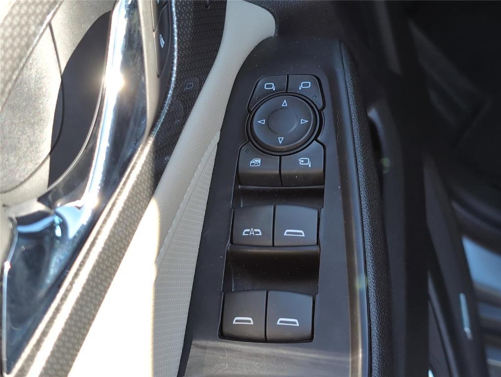 used 2023 Chevrolet Traverse car, priced at $32,499