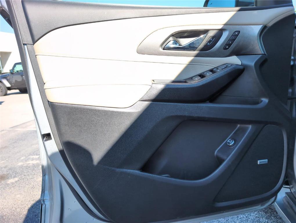 used 2023 Chevrolet Traverse car, priced at $32,499