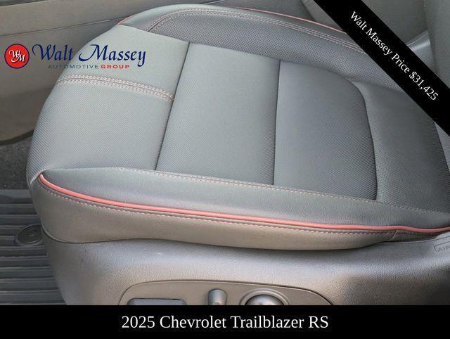 new 2025 Chevrolet TrailBlazer car, priced at $31,425