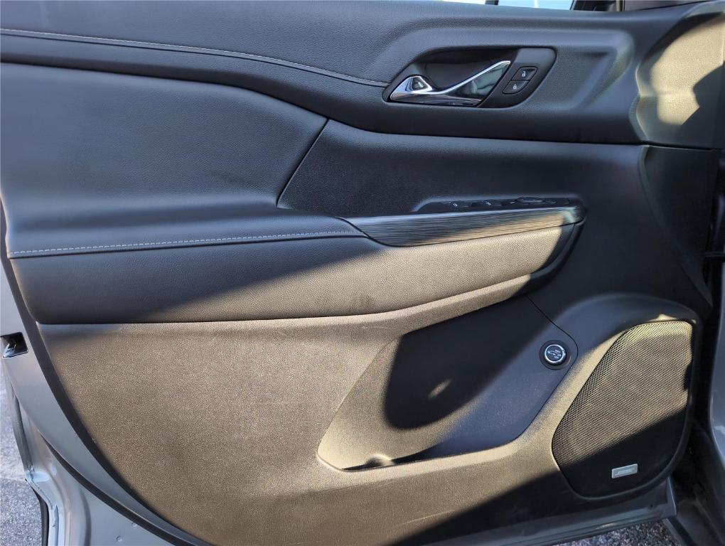 used 2023 GMC Acadia car, priced at $25,949