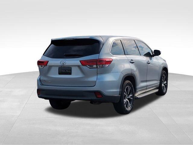 used 2017 Toyota Highlander car, priced at $16,699