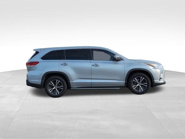 used 2017 Toyota Highlander car, priced at $16,699