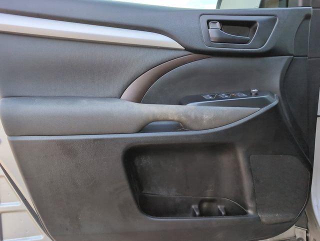 used 2017 Toyota Highlander car, priced at $16,699