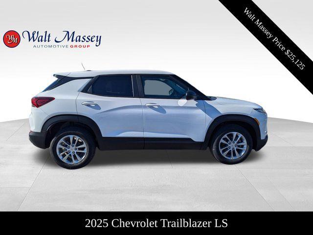 new 2025 Chevrolet TrailBlazer car, priced at $25,125