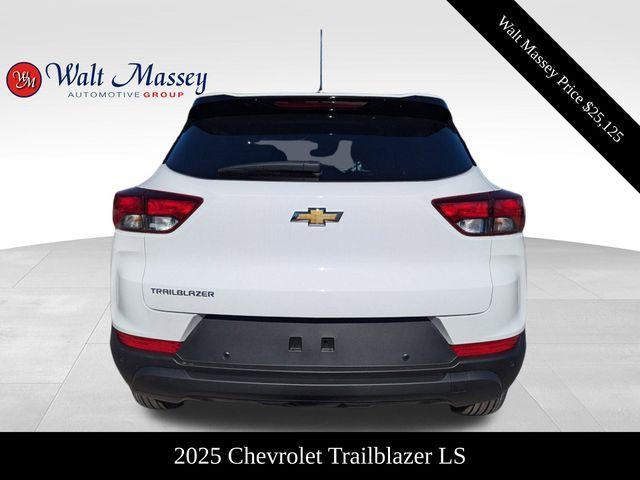 new 2025 Chevrolet TrailBlazer car, priced at $25,125