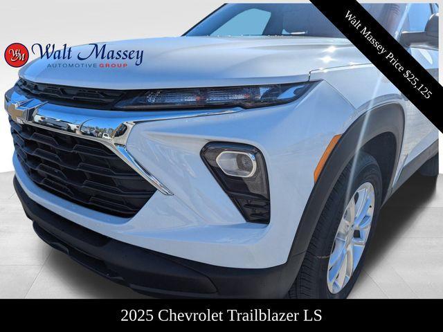 new 2025 Chevrolet TrailBlazer car, priced at $25,125