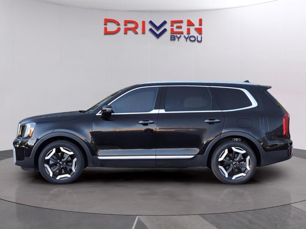 used 2024 Kia Telluride car, priced at $34,399