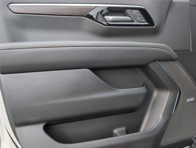 new 2025 Chevrolet Suburban car, priced at $77,394