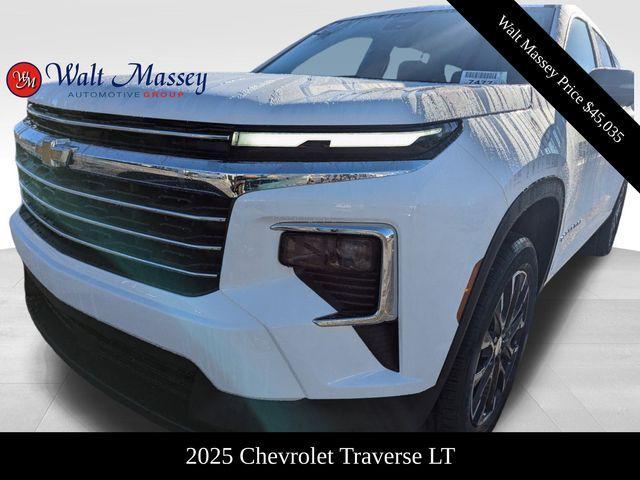 new 2025 Chevrolet Traverse car, priced at $45,035