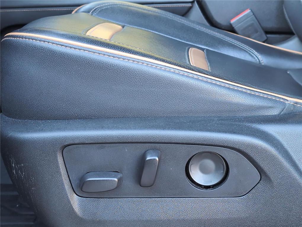 used 2021 GMC Yukon car, priced at $43,799