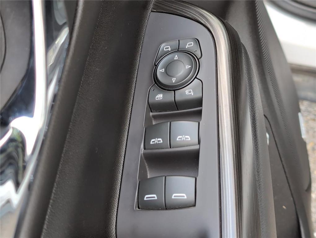 used 2022 GMC Acadia car, priced at $25,999