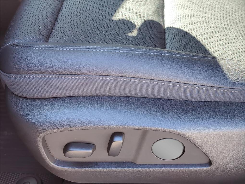 new 2026 Chevrolet Equinox car, priced at $30,931