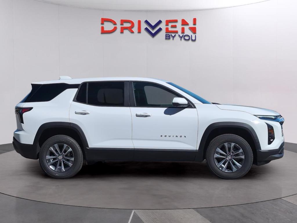 new 2026 Chevrolet Equinox car, priced at $30,931