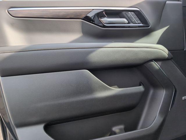 new 2025 Chevrolet Tahoe car, priced at $76,816