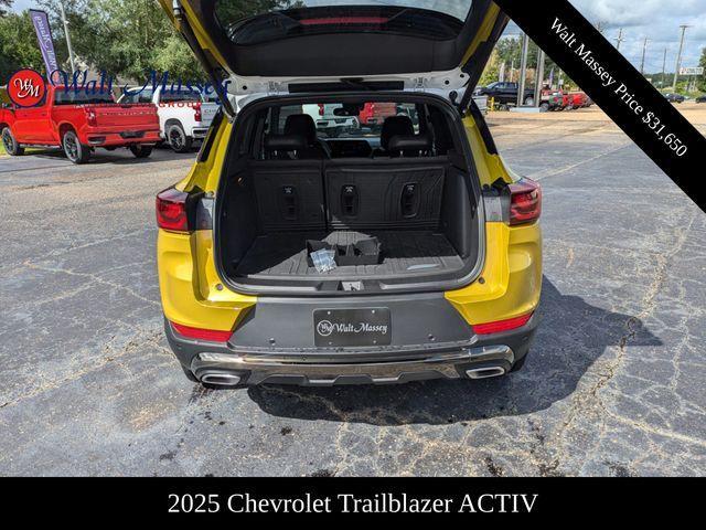 new 2025 Chevrolet TrailBlazer car, priced at $31,650